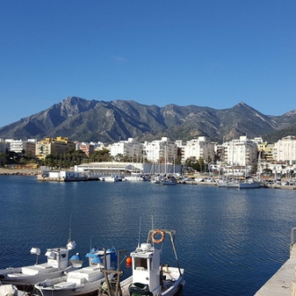 How to Buy or Sell a Hotel in Spain (2025 Guide by Carlton HotelBrokers Spain)